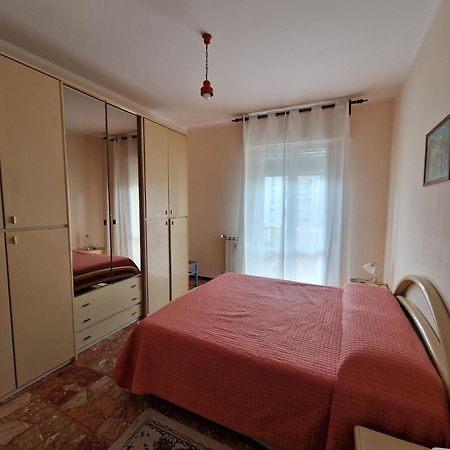 Casa Di Andreea E Bogdan Apartment Albenga Bagian luar foto