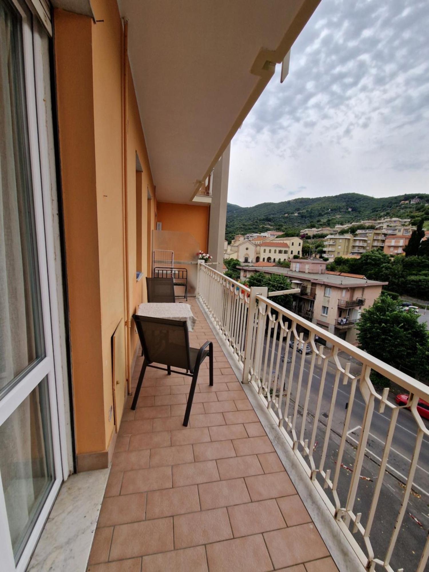 Casa Di Andreea E Bogdan Apartment Albenga Bagian luar foto